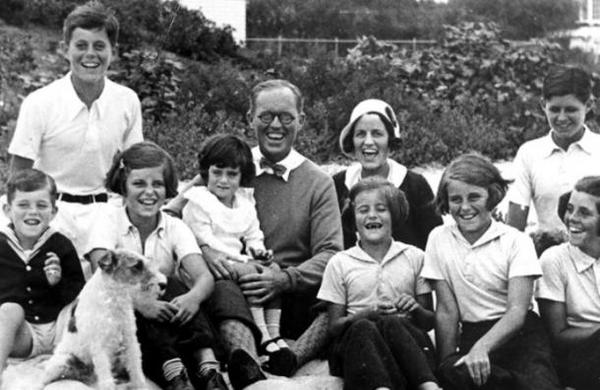 El cruel y oscuro secreto de la familia Kennedy - SNT