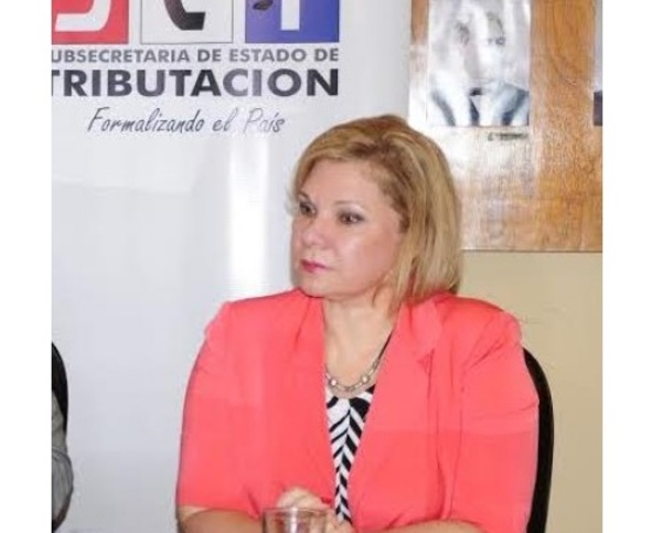 Exviceministra de Tributación pide que Fiscalía la investigue