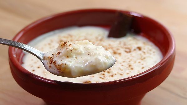 ¿Querés merendar rico? Receta de arroz con leche en microondas