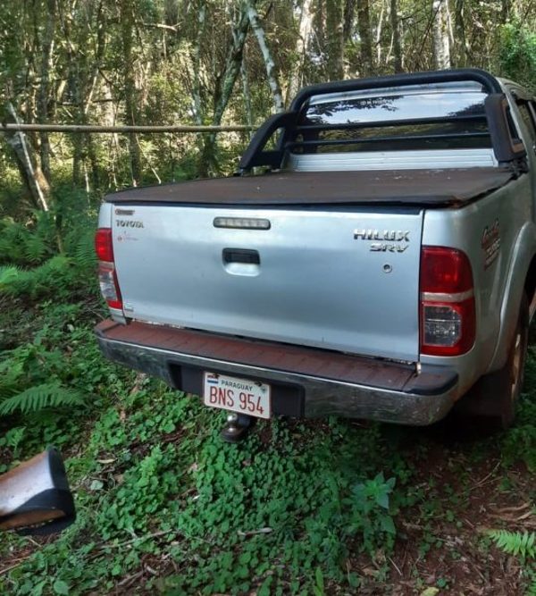 Localizan camioneta robada en Santa Rita