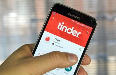 Insólito: futbolista anunció su arribo a un nuevo club a través de Tinder - SNT