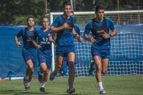 Cerro va a 'traer dos o tres refuerzos' de calidad, asegura Zapag