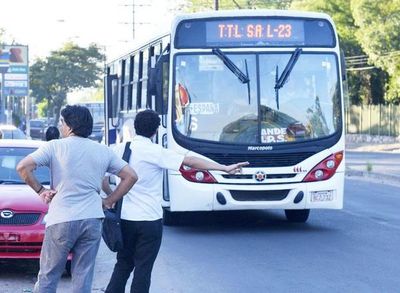 César Ruíz Díaz niega regulada de buses