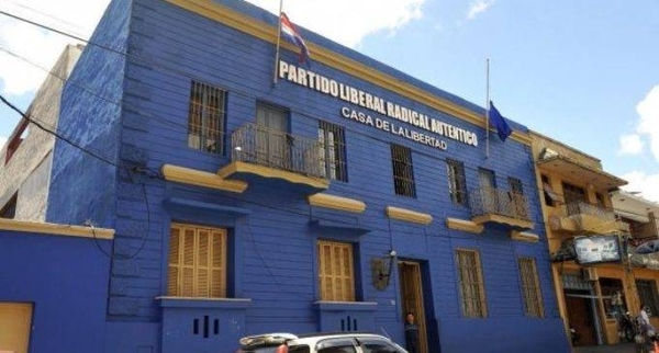HOY / Factura de 100.000 clonada a 1.000.000: afines a Efraín cocinan robo a PLRA y fisco