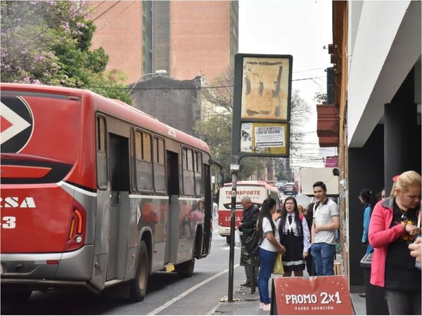 Empresarios del transporte admiten que hay menos buses