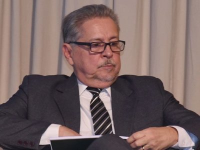 Itaipú: Ejecutivo designa negociador  a Richer, cuestionado por el acta