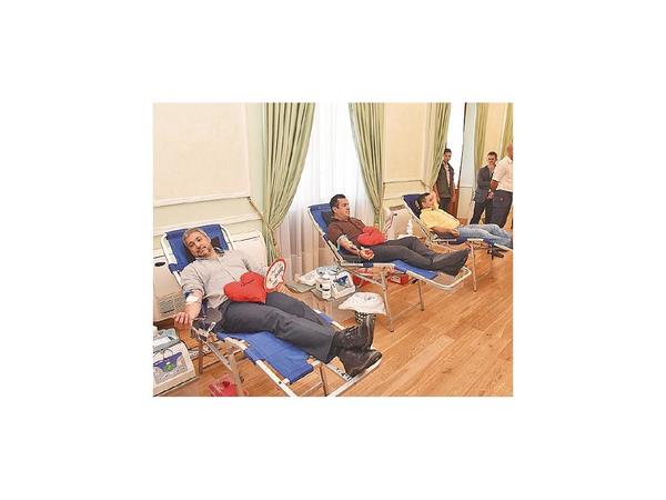 Presidente y ministros donaron sangre