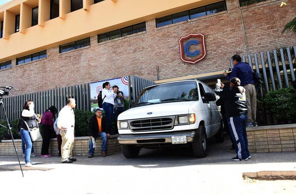 Niño mata a profesora antes de quitarse la vida en escuela de México - Mundo - ABC Color