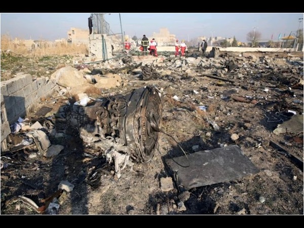 IRÁN ADMITE QUE DERRIBÓ EL AVIÓN POR ERROR