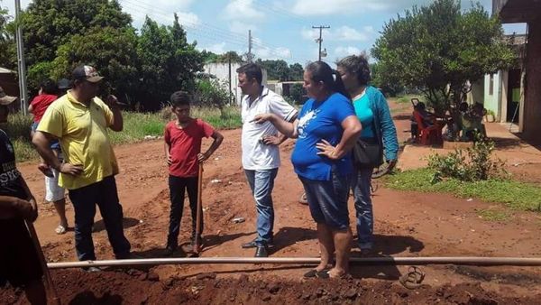 Cambio de cañerías en el asentamiento Santa Teresa del barrio Obrero