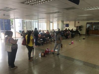 Asegurados, sin atención médica en IPS por “falta de sistema” - Nacionales - ABC Color