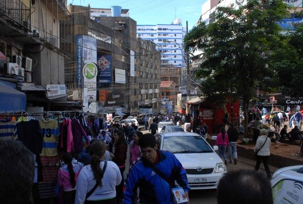 Brasileña es estafada en el microcentro de CDE