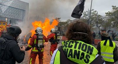 Los chalecos amarillos y los sindicatos salen a las calles de París | .::Agencia IP::.