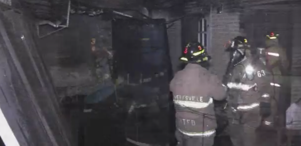 HOY / Porque su pareja llegó en Uber prendió fuego a la casa, con la mujer y su hija adentro