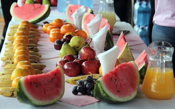 Agua, frutas y verduras para mantenerse hidratados » Ñanduti