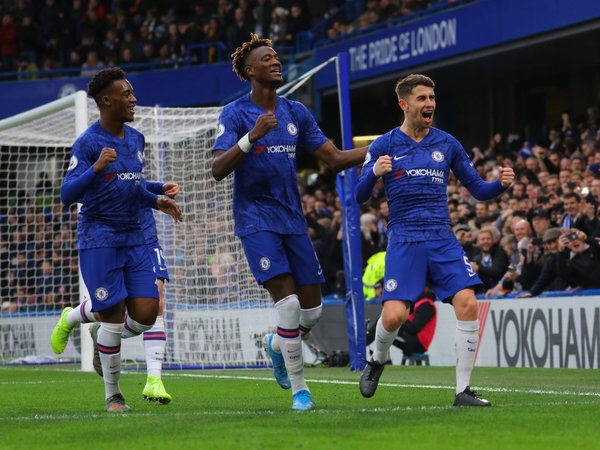 Chelsea vence al Burnley y refuerza su posición de 'Champions'