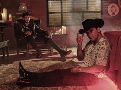 Sebastián Yatra y Christian Nodal sufren por amor en Esta noche
