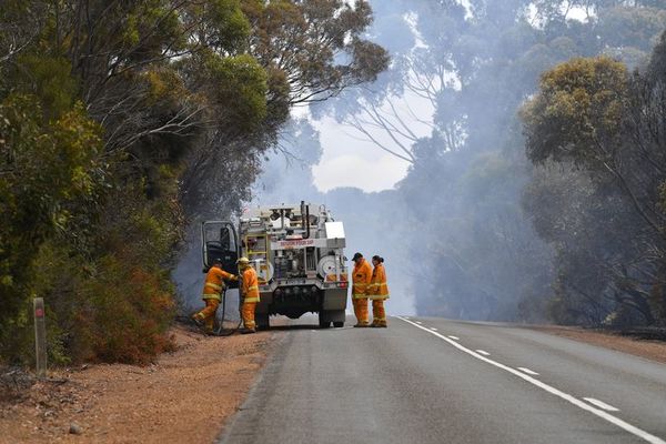 Un bombero muere luchando contra los incendios en Australia - Mundo - ABC Color