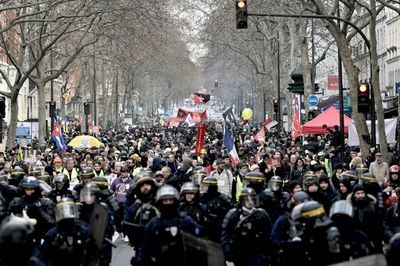 E. Macron retira su plan de reforma