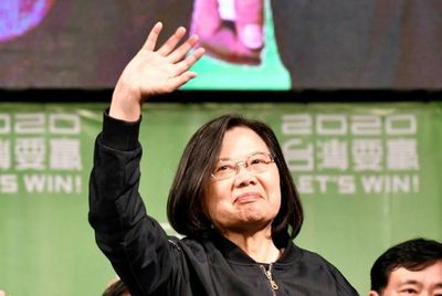 Tsai, crítica con Pekín, logra una amplia victoria