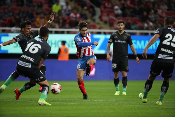 Juárez de 'Willy', Velázquez y Lezcano cae ante Chivas