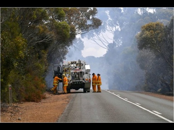 BOMBERO MUERE LUCHANDO CONTRA LOS INCENDIOS EN AUSTRALIA