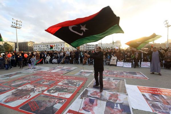 Los dos bandos enfrentados en el conflicto de Libia aceptan alto el fuego - Mundo - ABC Color