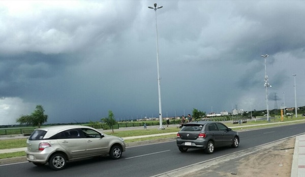 Anuncian tormentas eléctricas para siete departamentos