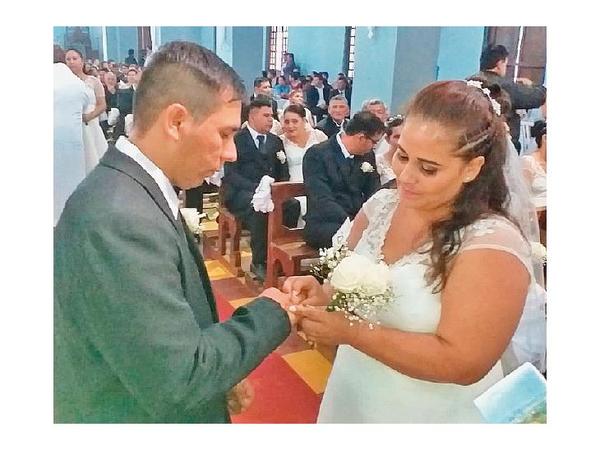 120 parejas se casaron juntas en Caazapá