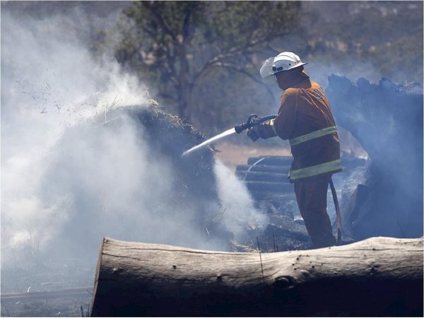 Bombero falleció combatiendo incendios en Australia