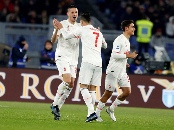 Juventus pasa al frente en Italia