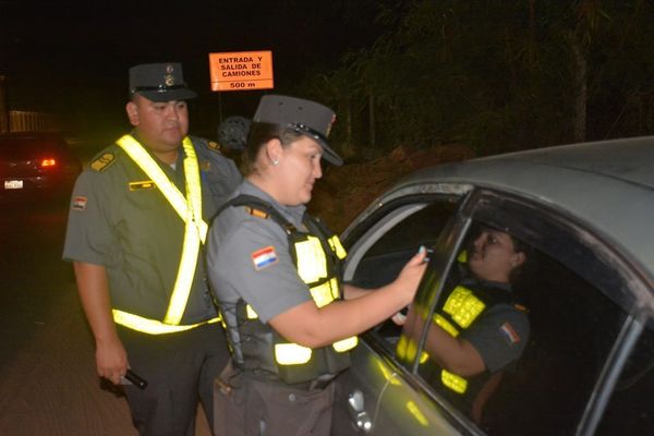 Sacan de circulación a 422 conductores ebrios - ADN Paraguayo