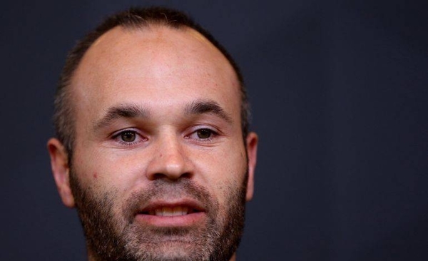HOY / Iniesta critica las formas del Barcelona en el caso Valverde