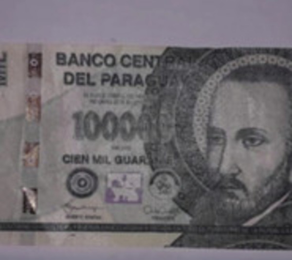 Detienen a presunta falsificadora de billetes - Paraguay.com