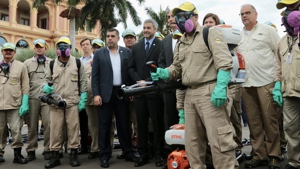 Lucha contra el dengue: Presidente agradece esfuerzo del personal de blanco