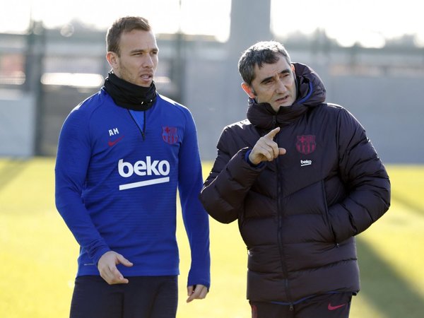 Valverde dirige el que puede ser su último entrenamiento con el Barça