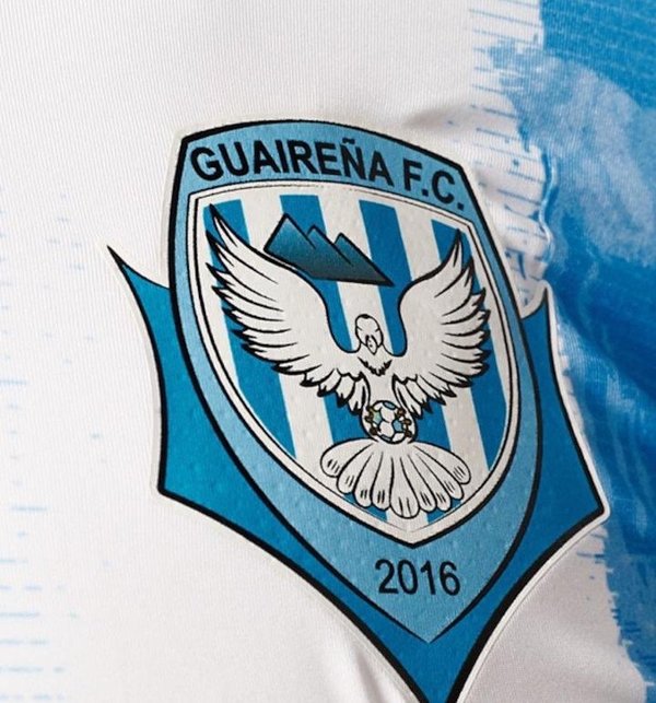 Guaireña presenta su camiseta con homenaje a Ortíz Guerrero | Noticias Paraguay