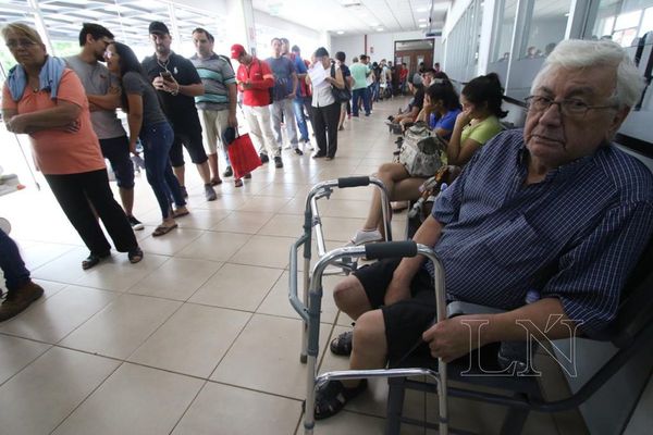 IPS: Registran largas filas de pacientes por cuadros de dengue