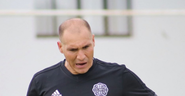 Azcona podría jugar frente a las “Águilas”