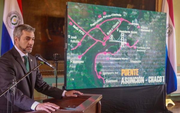 Abdo Benítez destaca recaudación de Aduanas y labor de ministerios