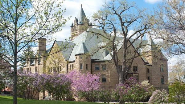 Crean becas Rutherford B. Hayes para estudiantes paraguayos