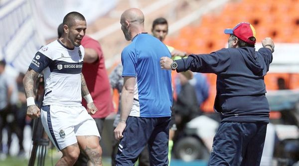 Víctor Ayala y una curiosa prueba a la que fue sometido en Gimnasia