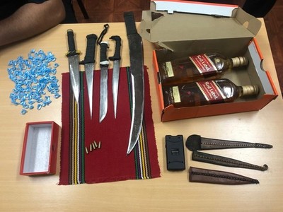 Incautan armas blancas, whisky y proyectiles en Tacumbú » Ñanduti