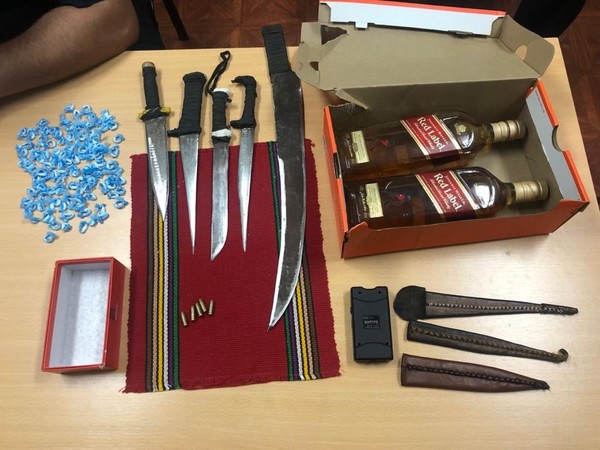 Incautan armas blancas, whisky y proyectiles en Tacumbú » Ñanduti