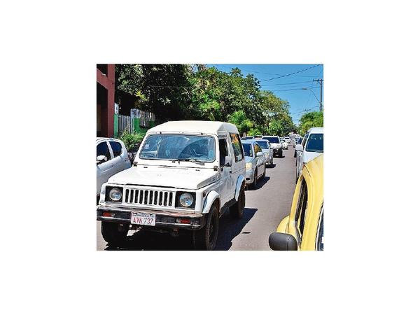 Caacupé: Tránsito y estacionamiento al borde del colapso