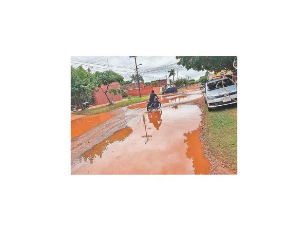 Calles están inundadas y en mal estado en Concepción