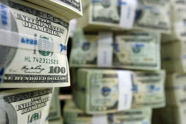 Dólar, plano antes de la cuerdo comercial