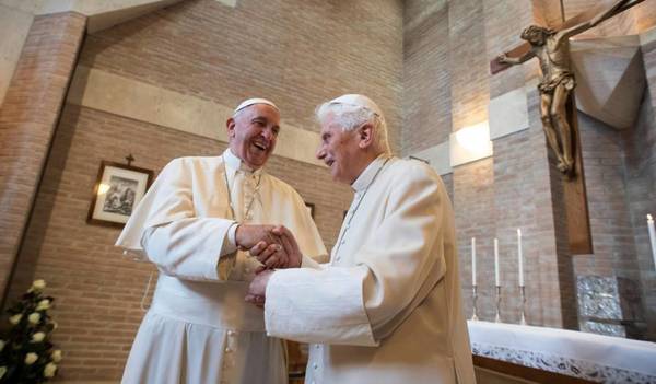 Advertencia de Benedicto XVI a Francisco: El celibato permite que sacerdotes se centren en sus deberes - ADN Paraguayo