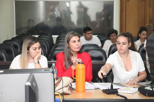 Rechazan chicana y Ledesma vuelve al juicio de Carlos León por tráfico de armas - Nacionales - ABC Color
