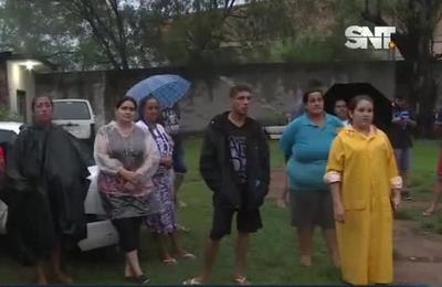 Afectados por inundación en Limpio culparon al Abasto Norte - SNT